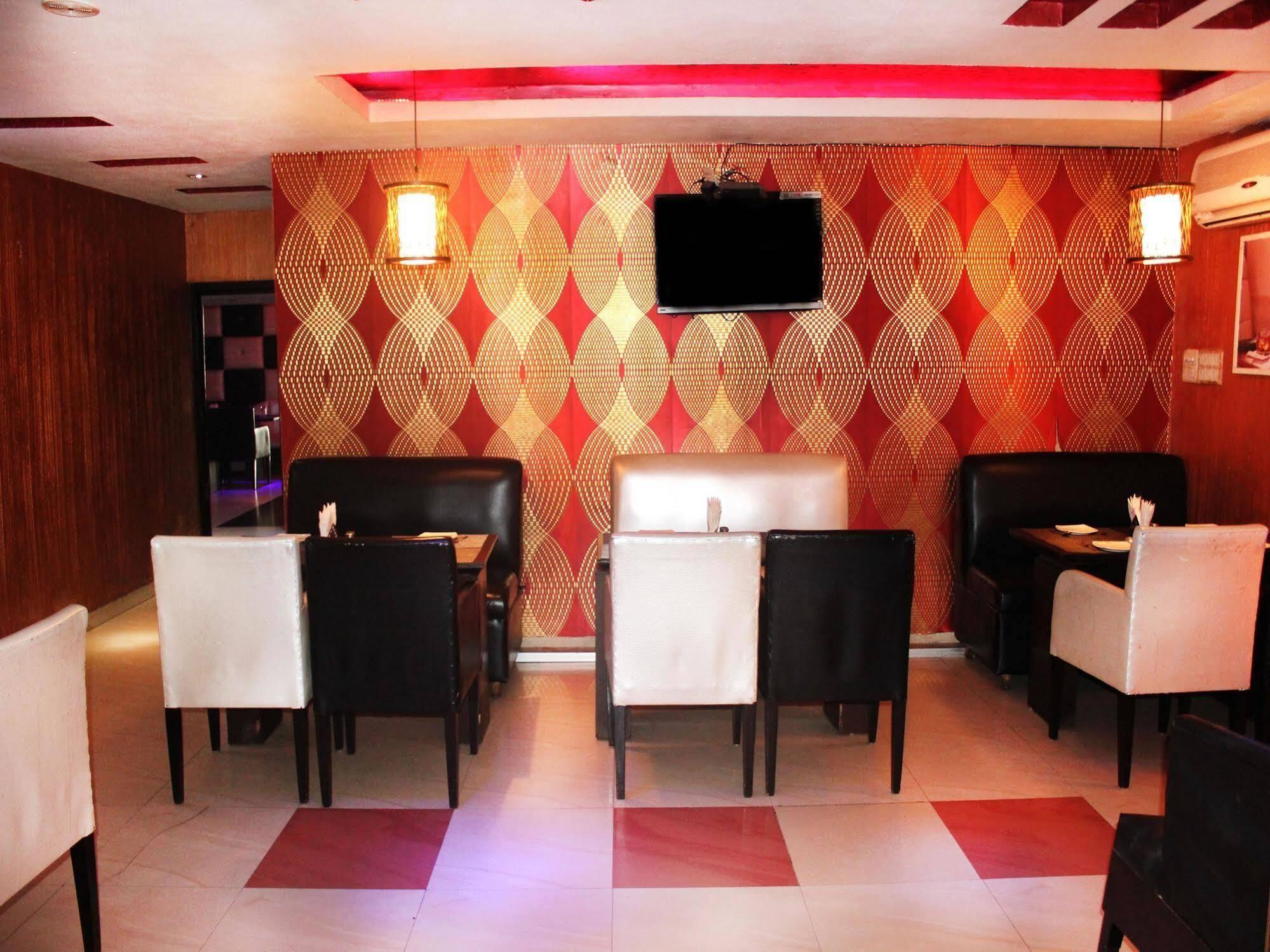 Hotel Rajmandir Faridabad Ngoại thất bức ảnh