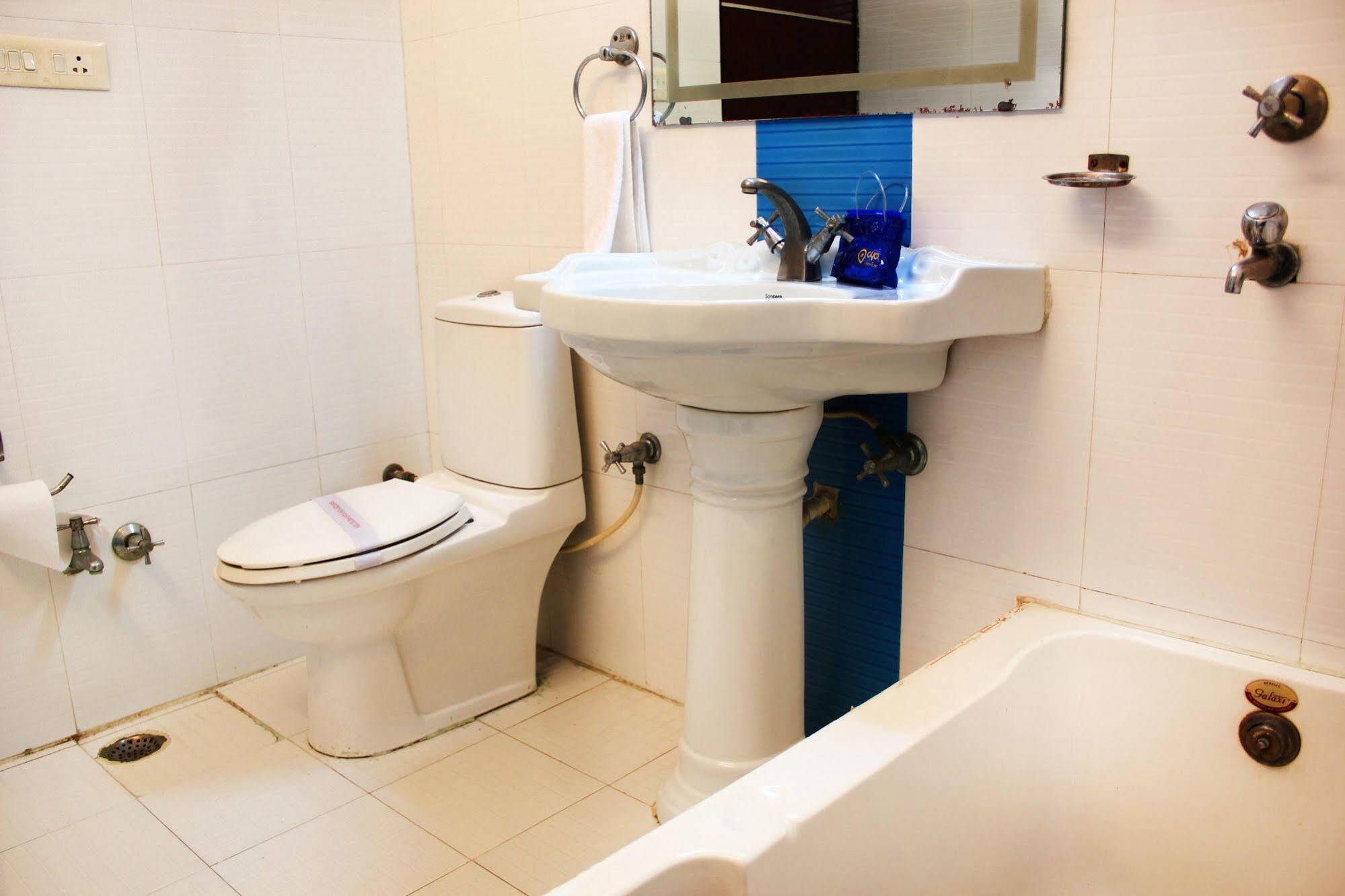 Hotel Rajmandir Faridabad Ngoại thất bức ảnh
