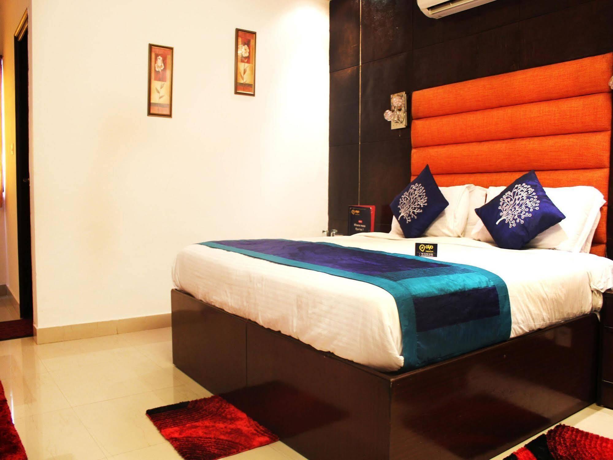 Hotel Rajmandir Faridabad Ngoại thất bức ảnh